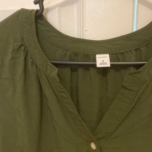 Old Navy top medium - Picture 3 of 6